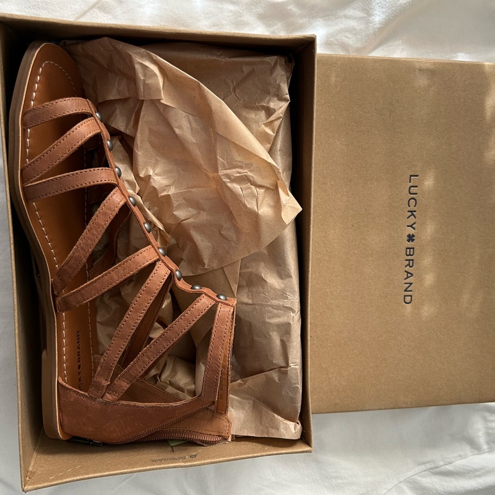 Lucky Brand strappy casual sandals, women’s size 11.
